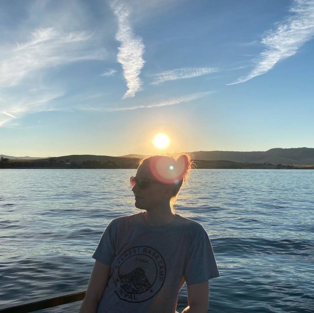 Meet your Posher, Rhianon